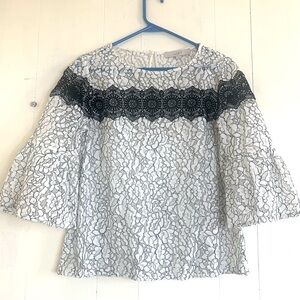 Ann Taylor Loft Boho Romantic Black White Bell Sleeve Lace Top Size Small.